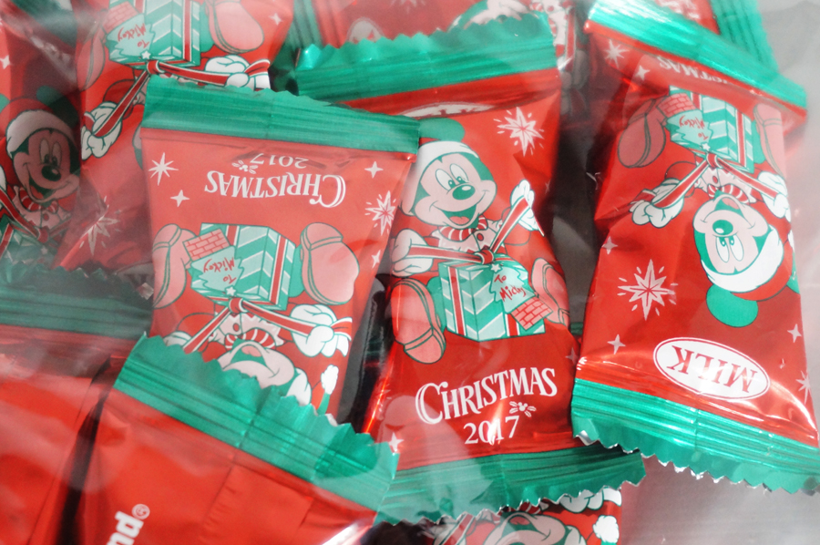 ディズニークリスマスのミニバッグ付きチョコクランチ