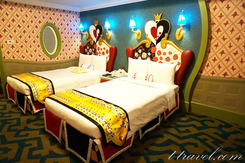 ディズニーランドホテルのアリスルームを紹介 インテリアが最高 ディズニー旅行宿泊記